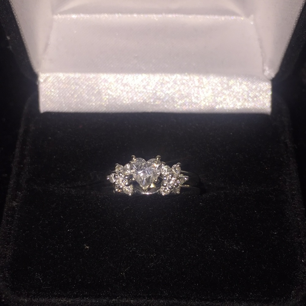 1/2 CT ♥️ shaped Wedding ring set.